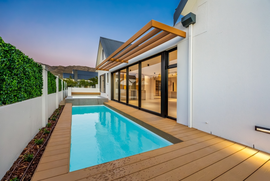 4 Bedroom Property for Sale in Pearl Valley at Val de Vie Western Cape